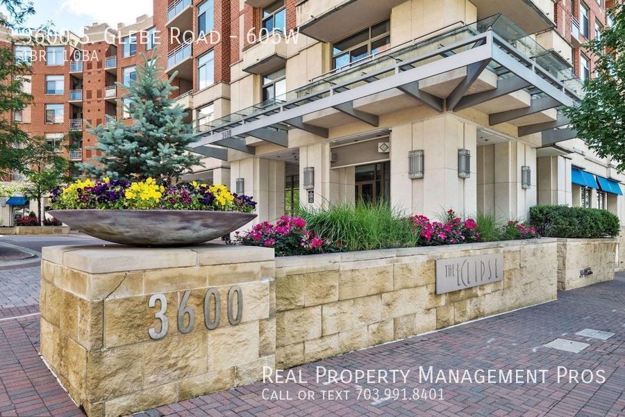 Primary Photo - Sundrenched Arlington Condo at the Popular...