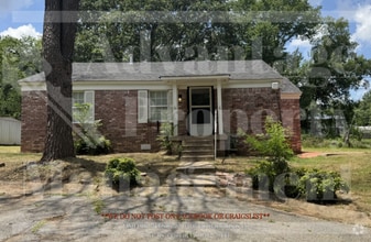 Building Photo - 1519 Phyllis St