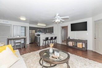 Building Photo - 1088 Park Plaza Dr