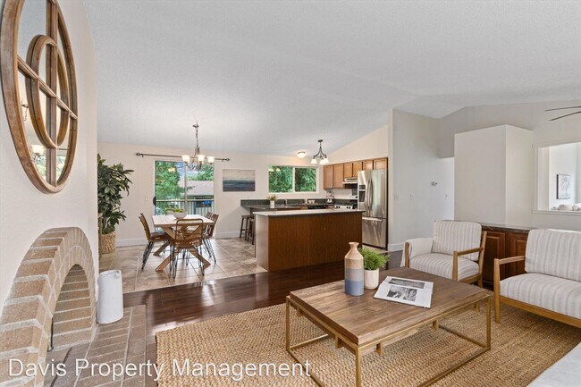 Building Photo - 4 br, 2.5 bath House - 9204 NE 139th St