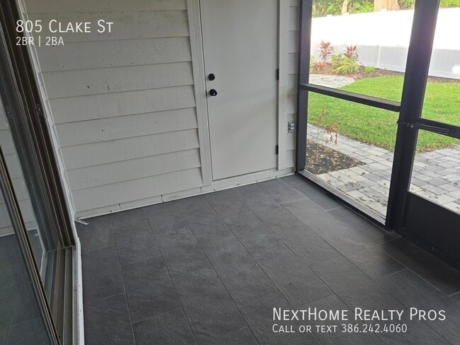 Building Photo - 805 Clake St