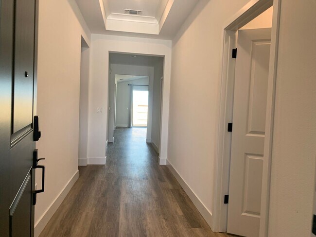 Foto del edificio - Brand NEW 4 bedroom 1 story home Rancho Co...