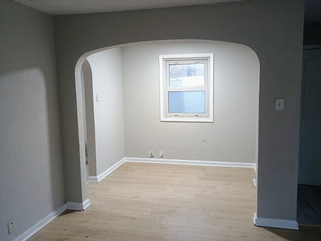 Building Photo - 2010 E Laurel St