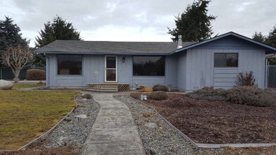 Building Photo - 10 Nicole Pl