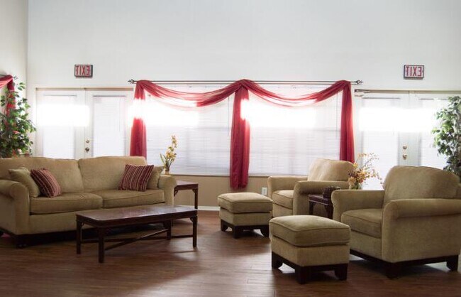 Foto del edificio - 5201 Springlake Pkwy