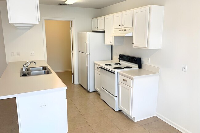 Foto del edificio - 499 Spring Brook Ln