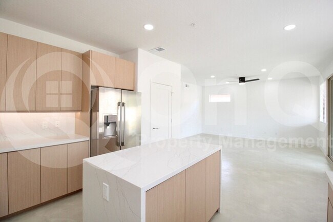 Foto del edificio - 15019 N 100th Way