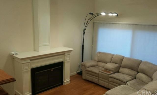 Foto del edificio - 2112 Warfield Ave