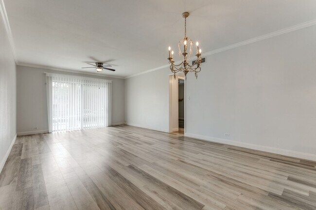 Foto del edificio - 7709 Broadway