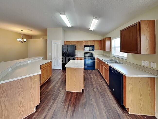 Building Photo - 12828 Standbridge Dr