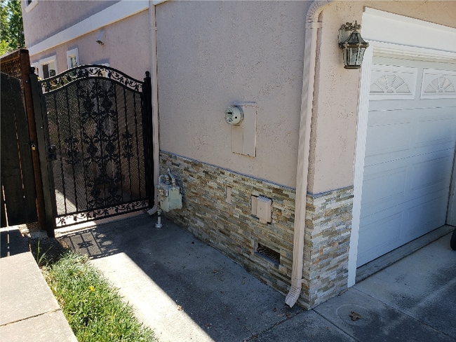 Building Photo - 3133 Teddington Dr