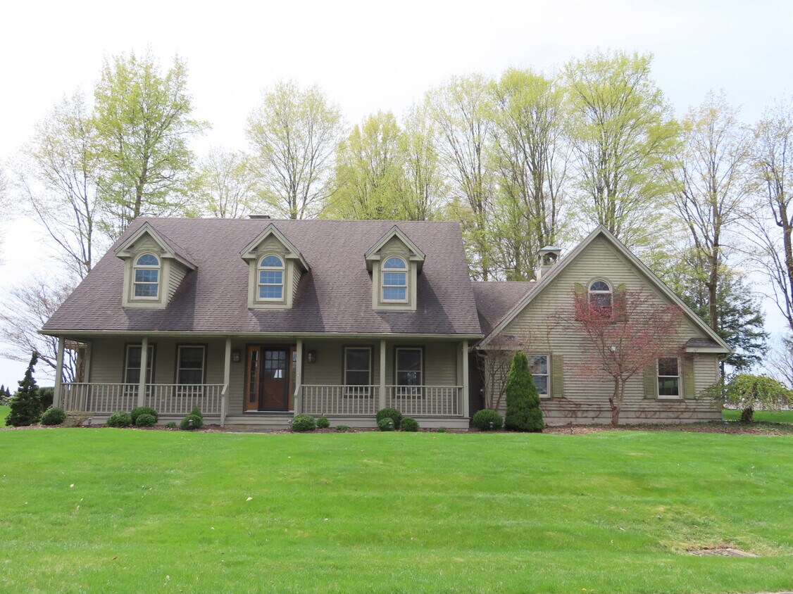 11915 Morningshore Dr, Conneaut Lake, PA 16316 House Rental in