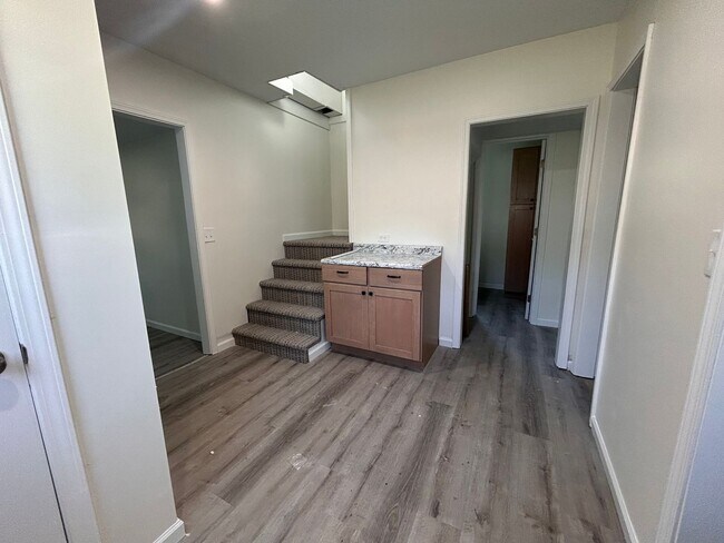Foto del edificio - Renovated 3 Bed 1 Bath Home