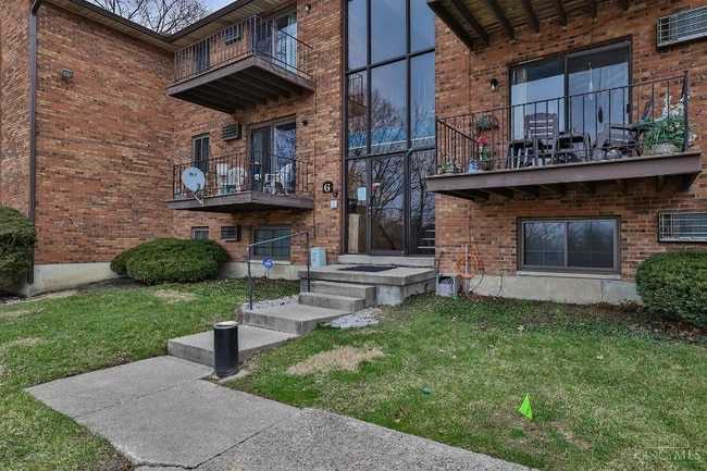 Building Photo - 6 Camelot Ct