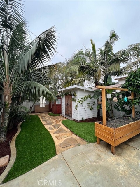 Building Photo - 9601 Erskine Dr