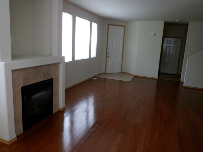 Foto del edificio - 2320 Simmons St