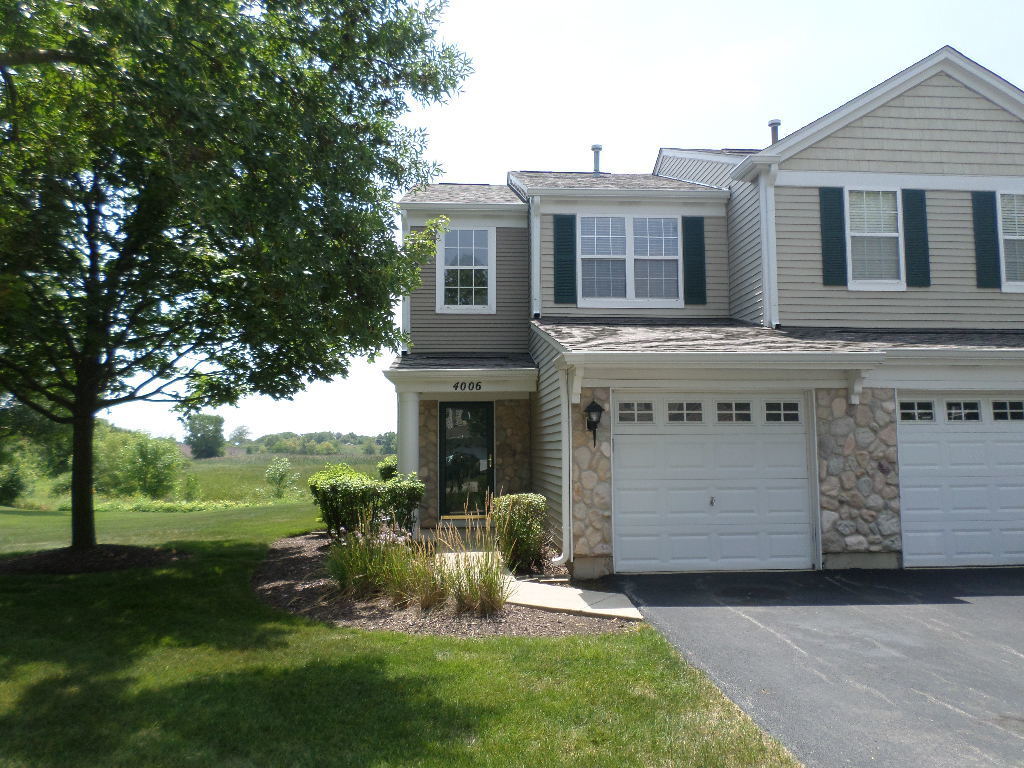 Primary Photo - 4006 Oak Tree Ln