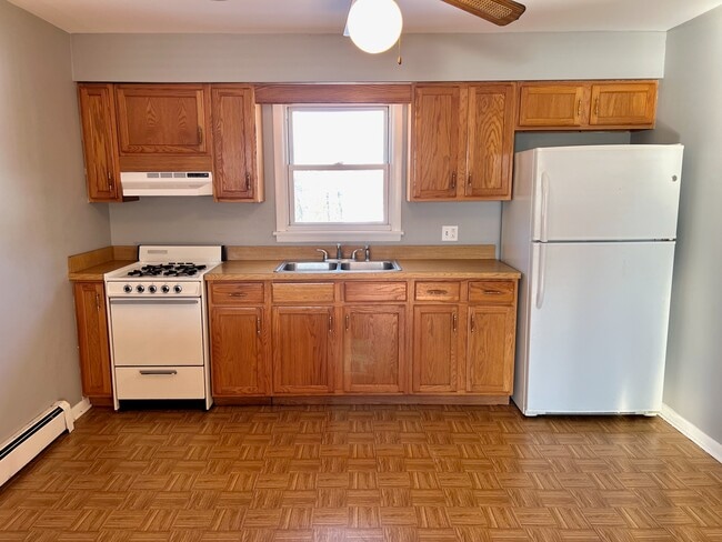 Building Photo - 637 Pasadena Ave