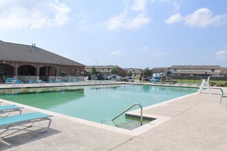 Building Photo - 9747 Tura Dr