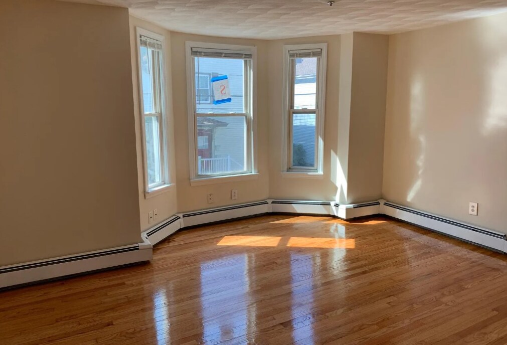 Primary Photo - 9 Skehan St
