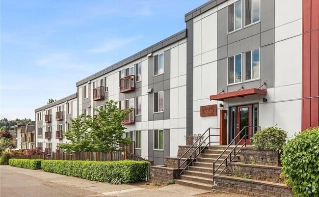 Building Photo - 3661 Phinney Ave N