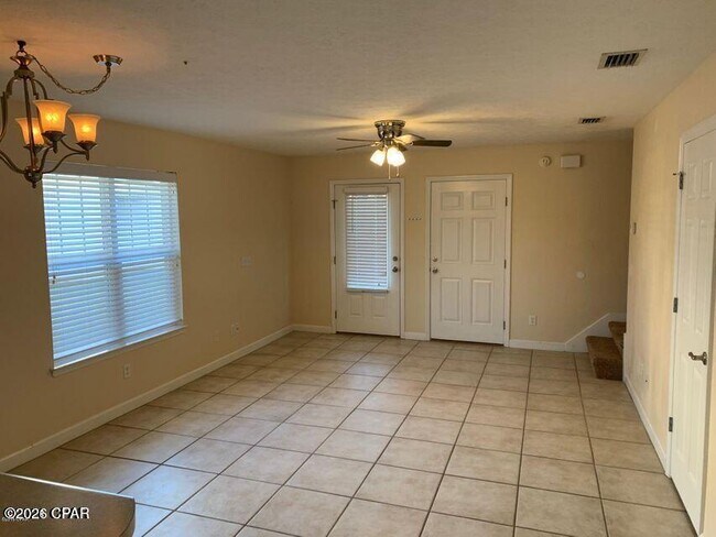 Foto del edificio - 2148 Sterling Cove Blvd