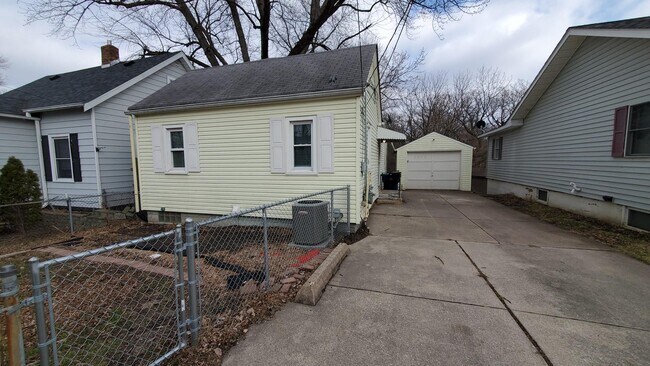 Building Photo - 2920 4th Street A