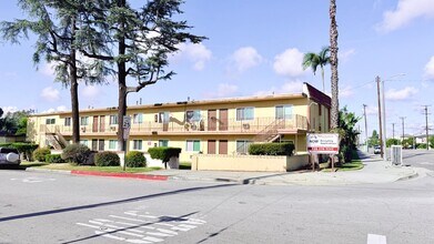 Building Photo - 810 W Duarte Rd