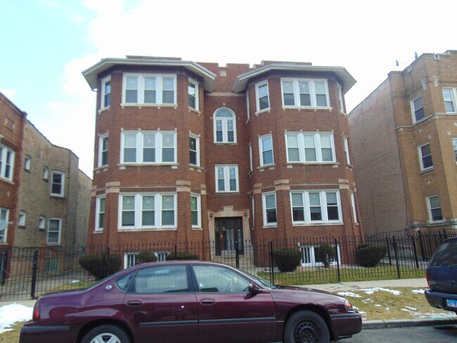 Building Photo - 10943 S Vernon Ave