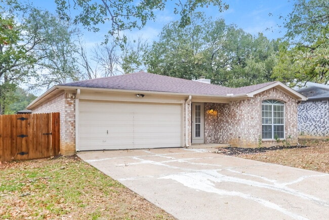 Building Photo - 1114 Hidden Creek Dr