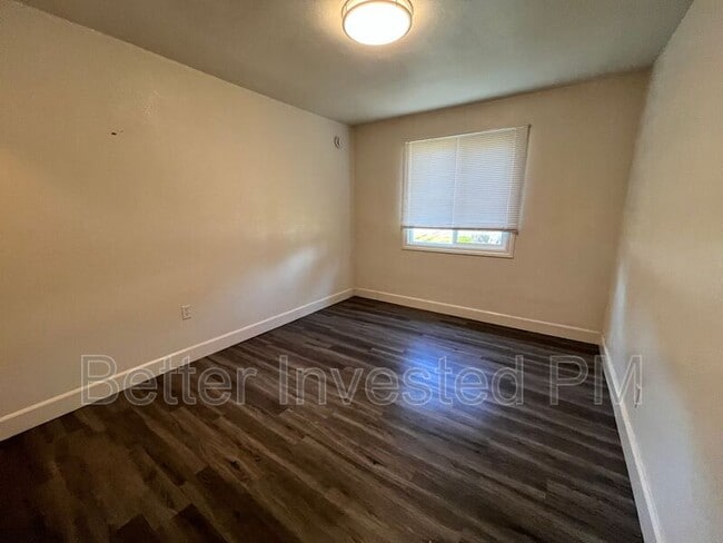 Foto del edificio - 530 Talmage Rd