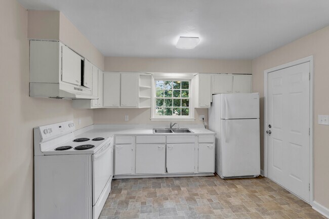 Building Photo - 1508 Beaufort St