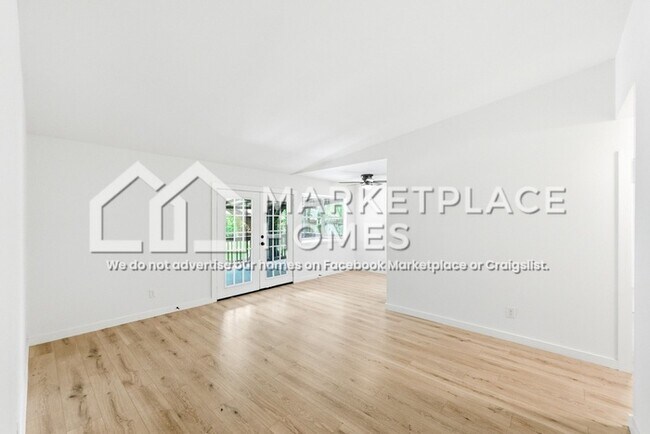 Foto del edificio - 4605 Brassiewood Dr