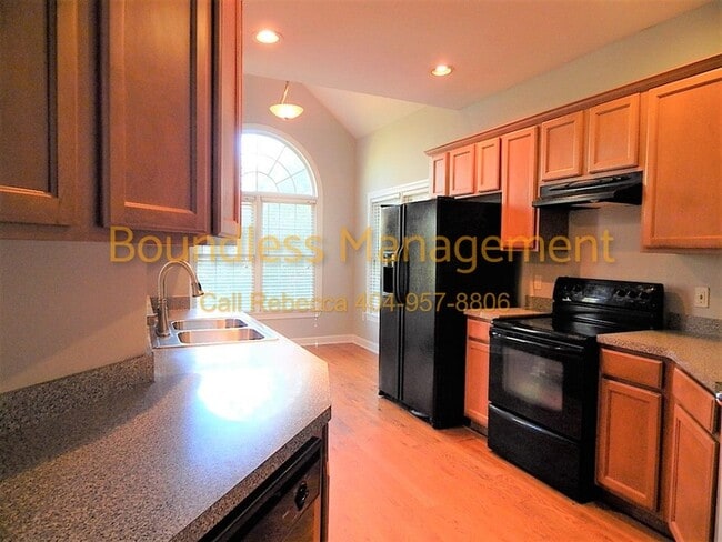 Building Photo - 2313 Manor Ave