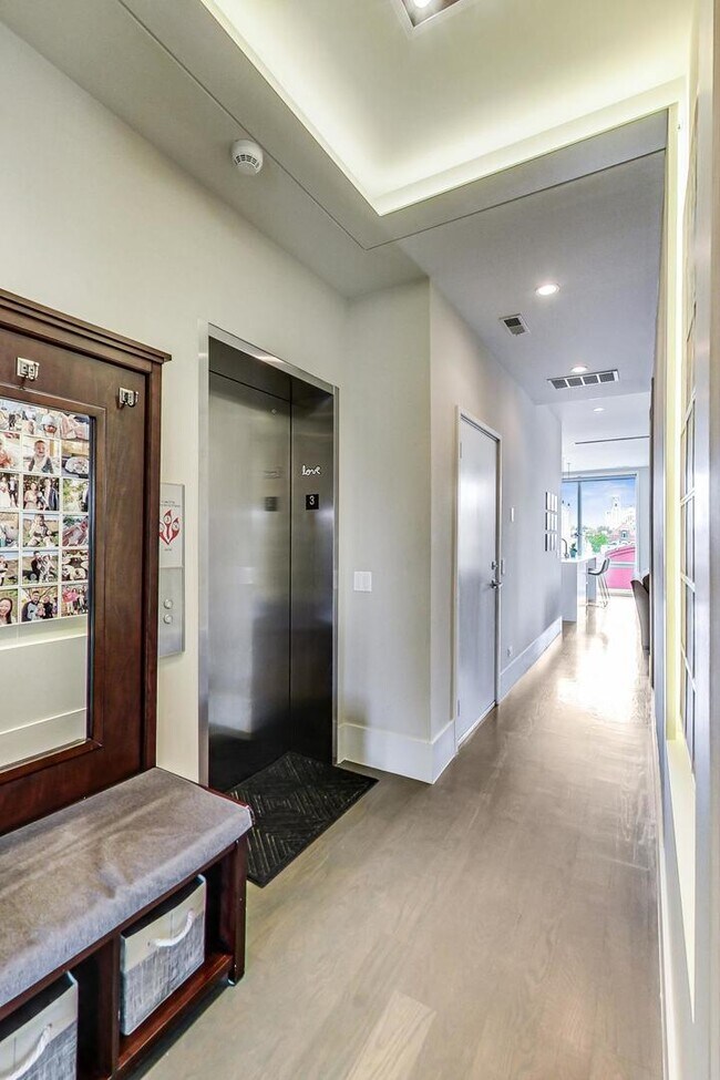 Foto del edificio - 2015 W Armitage Ave