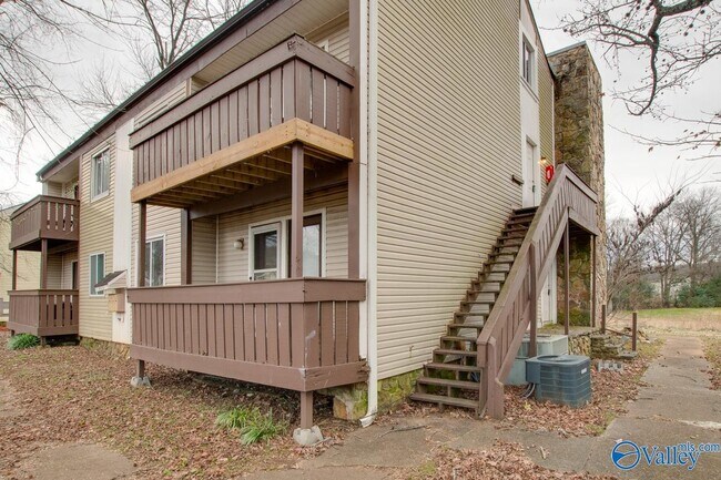 Foto del edificio - 9020 Mahogany Row SE