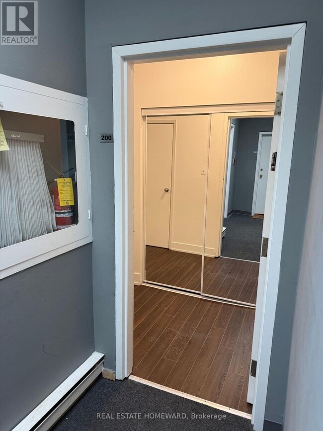 Building Photo - 158 Main St