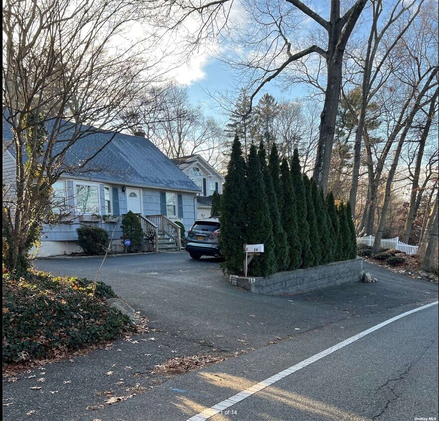Primary Photo - 24 Deepdale Dr
