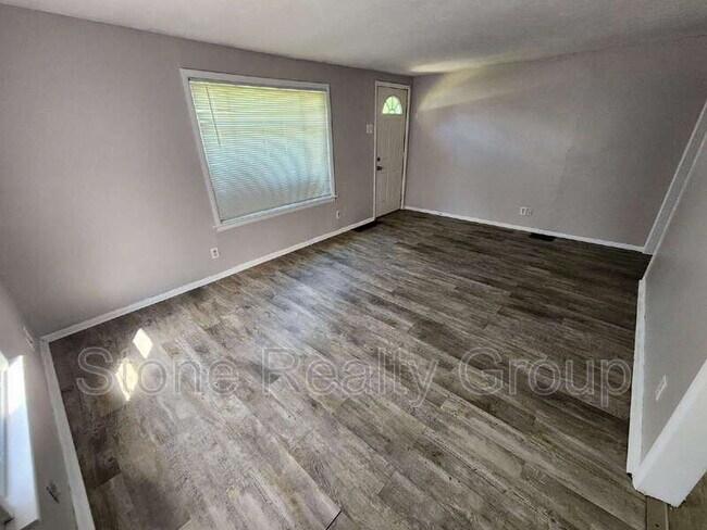 Foto del edificio - 2440 S 11th St