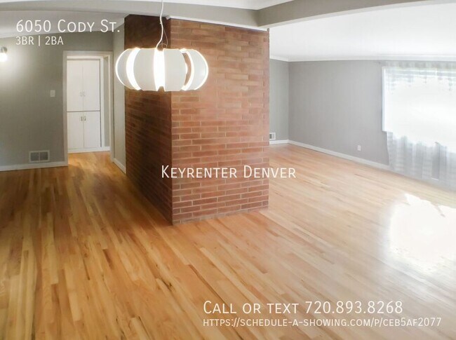 Building Photo - 3BD, 2BA Mid-Century Modern Home with Bonu...