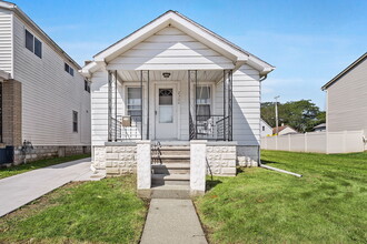 Building Photo - 2304 Cora St