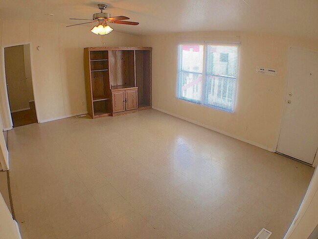 Foto del edificio - East El Paso 3 bed Refrig A/C