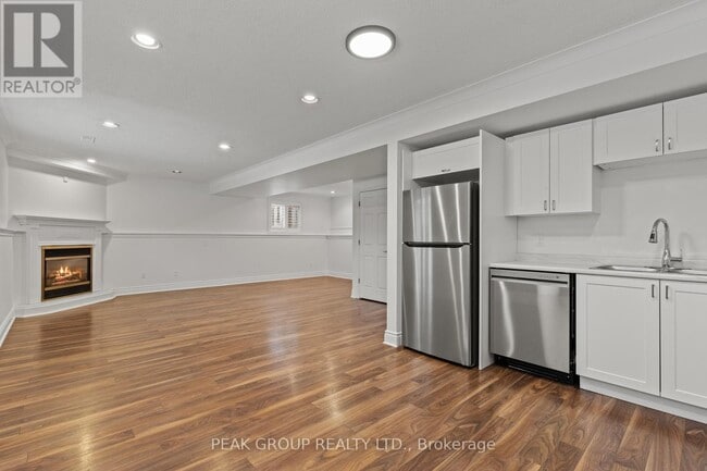 Building Photo - 3387 Cardinal Dr