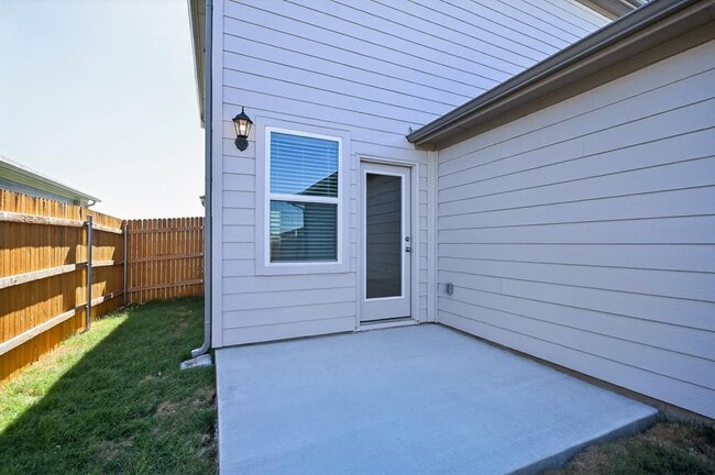 Foto del edificio - 5804 Swedish Farms Ter