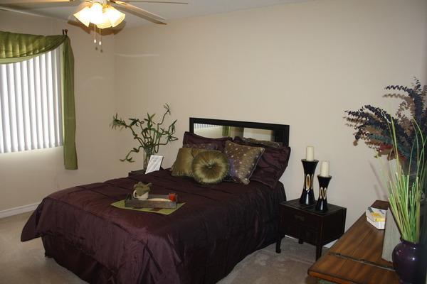 Foto del edificio - 777 Bateswood Dr