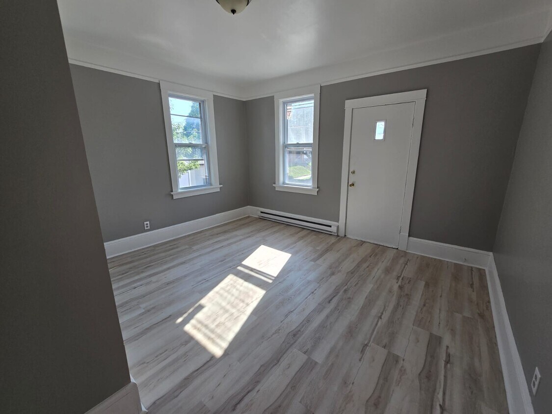 Foto principal - 2691 S 15th St