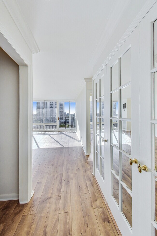 Foto del edificio - 1516 N State Pky