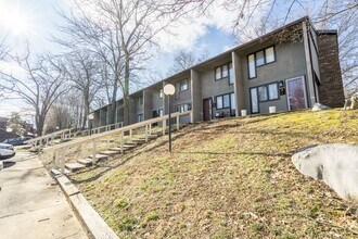 Building Photo - 115 Beechnut St
