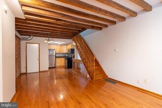 Building Photo - 2820 S Smedley St