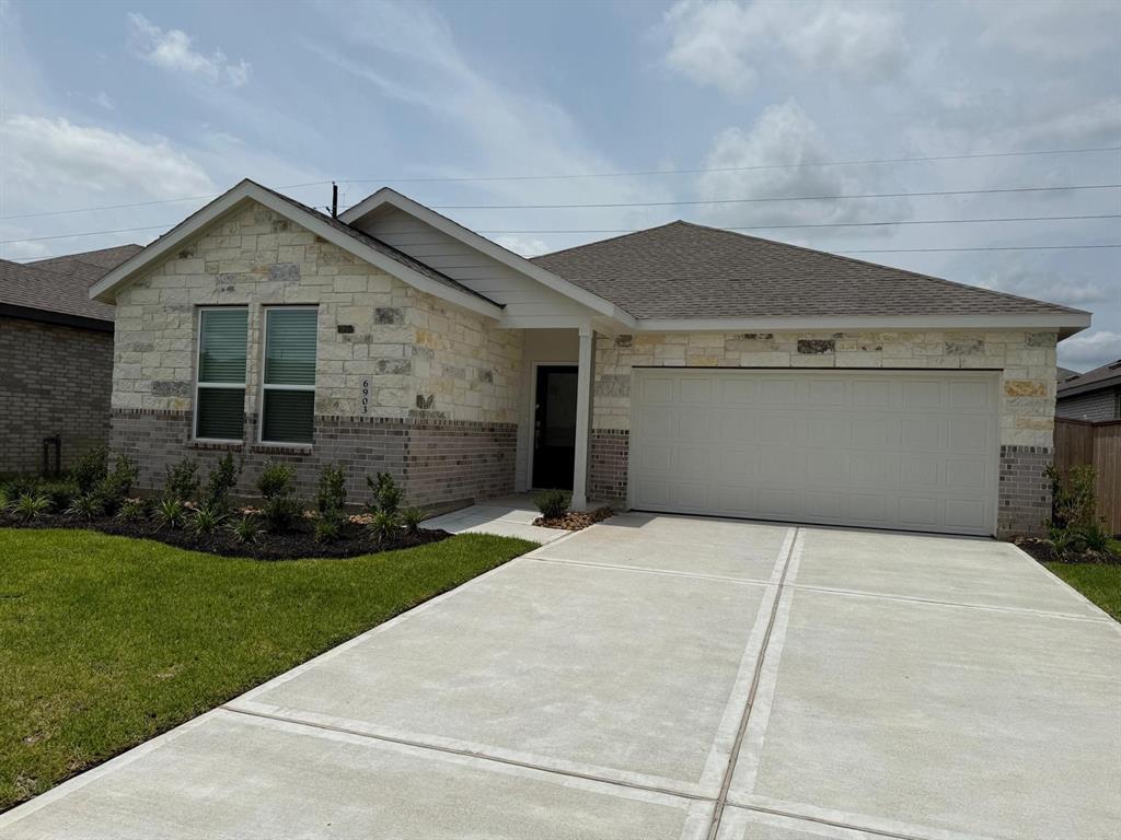 Foto principal - 6903 Harvest Wheat Ln